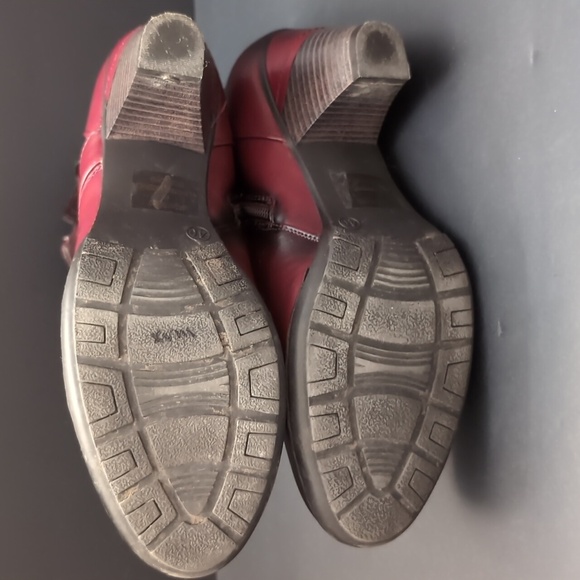 Vangelo Donna Red Heeled Faux Fur Lined Side Zippered Ankle Boots,Size 40. - Picture 10 of 15